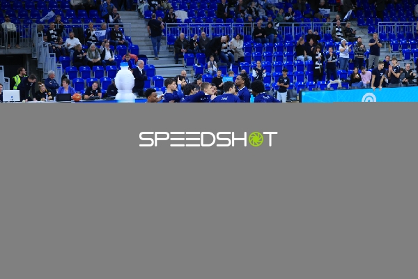 Osun Osunniyi (12; MLP Academics Heidelberg) und Samuell Williamson (10; MLP Academics Heidelberg) auf dem Spielfeld