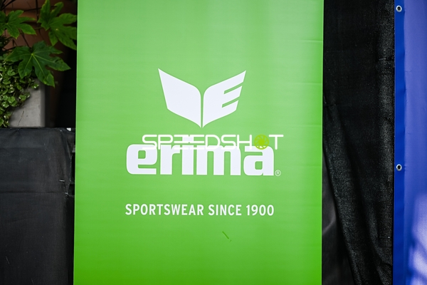 Anzeige von Sportbekleidungsmarke