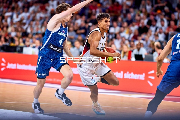 Duell Tristan da Silva (5; Deutschland) gegen Mark Padjen (4; Slowenien)