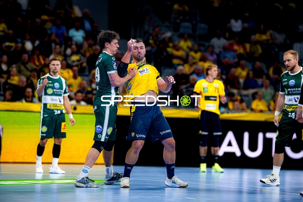 Defensive und offensive Positionierung Jannik Kohlbacher (80; Rhein Neckar Löwen) und Peter Walz (14; ThSV Eisenach) gegen Vincent Buchner (74; ThSV Eisenach) und Tillman Leu (99; ThSV Eisenach)