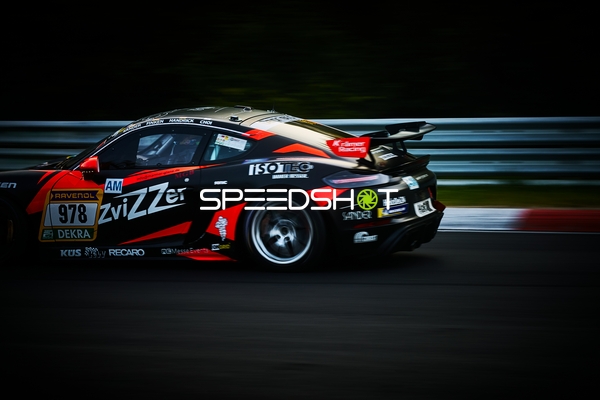 Rennfahrzeug auf der Rennstrecke