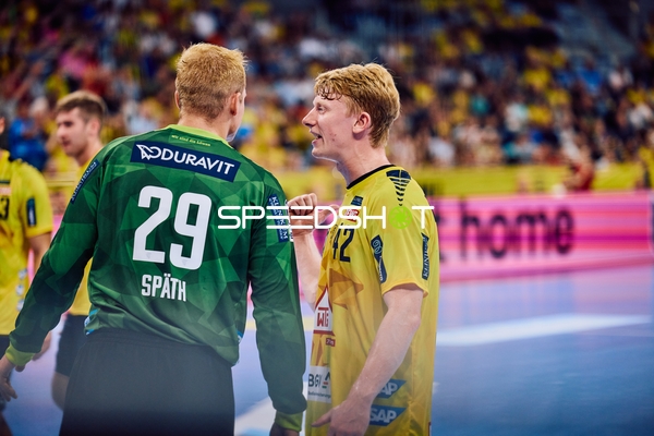 Diskussion auf dem Spielfeld