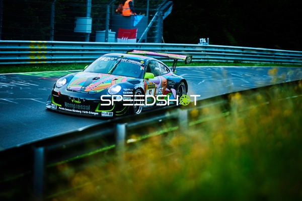 Rennfahrzeug auf der Nürburgring Nordschleife