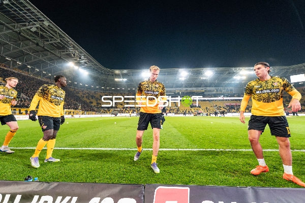 Spieler von SG Dynamo Dresden in Aktion