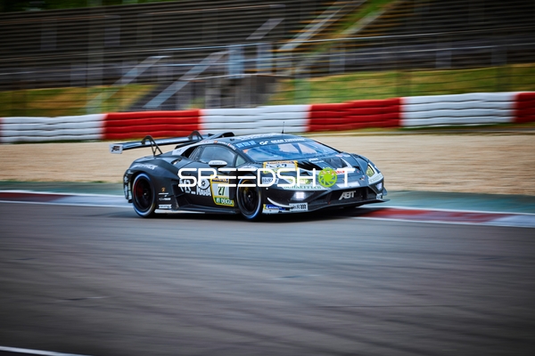 RED BULL TEAM ABT (27): Christian Engelhart, Daniel Juncadella, Marco Mapelli fährt Kurve