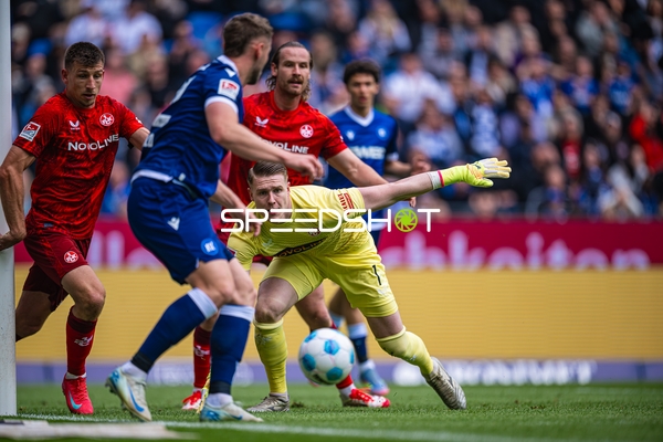 Torwartabwehr Max Weiß (1, Karlsruher SC)