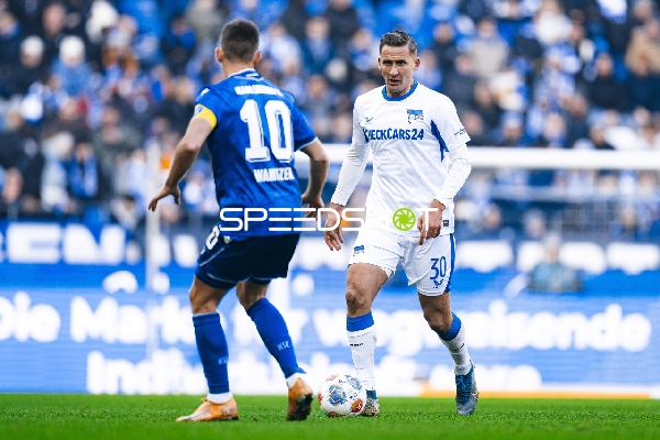 Zweikampf um den Ball