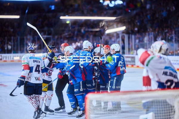Konfrontation zwischen Adler Mannheim und Eisbären Berlin