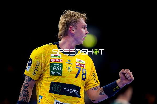 Edwin Aspenbäck (78; Rhein Neckar Löwen) jubelt nach Tor