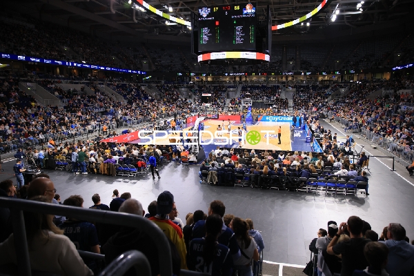 Spielaktion mit MLP Academics Heidelberg und Frankfurt Skyliners