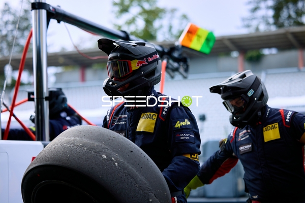 Boxenstopp beim Rennen