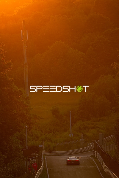 Rennfahrzeug auf der Strecke