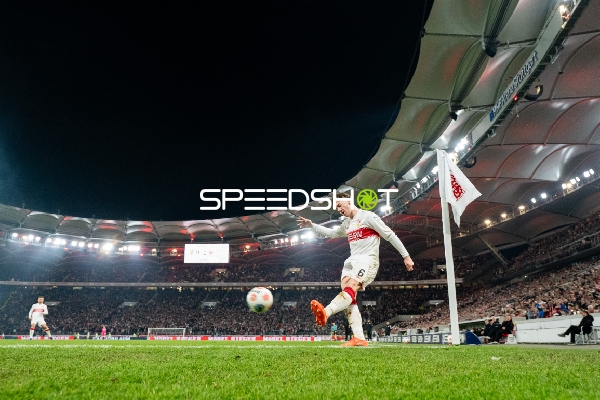 Eckstoß von Angelo Stiller (6; VfB Stuttgart)