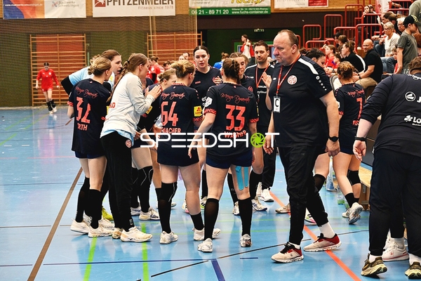 Teamgespräch bei Mainz 05