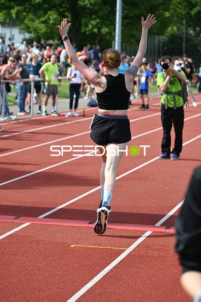 Zieleinlauf beim TVE Sommerlauf