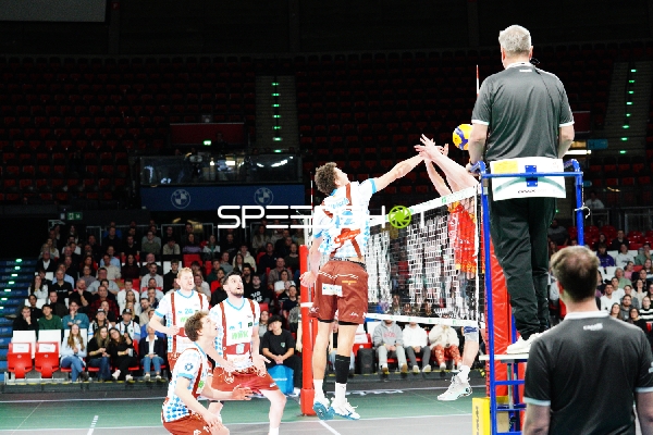 Spielszene mit Djordje Ilic (1; WWK Volleys Herrsching)