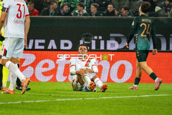 Spieler am Boden mit Schmerz