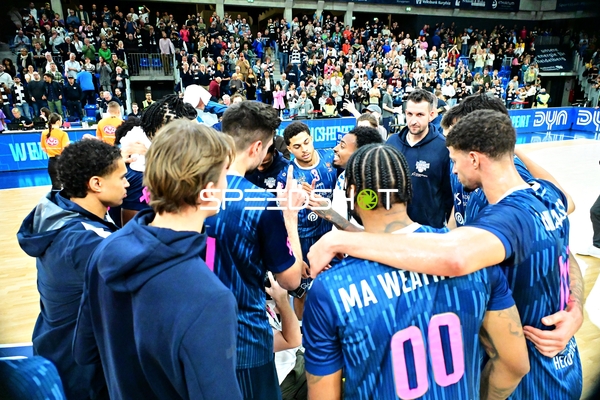 Team-Huddle von MLP Academics Heidelberg