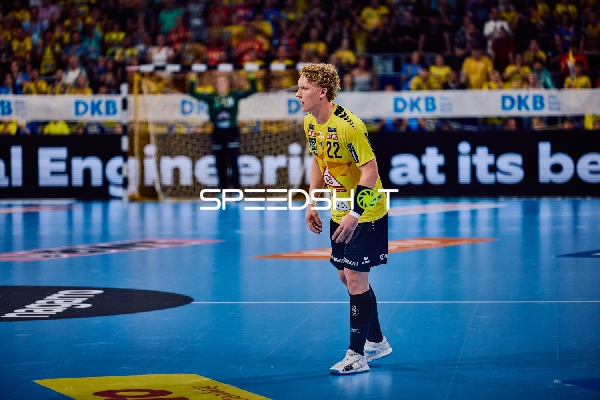 Ein Spieler in Aktion auf dem Spielfeld