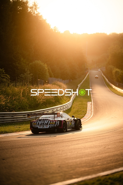 Rennfahrzeug auf der Rennstrecke