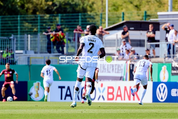 Sandhausen Spieler in Aktion