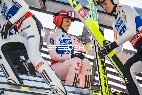 Startnummer 55 bei Two-Nights Tour Skispringen Damen