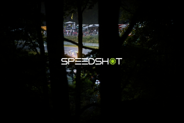 Rennfahrzeug am Nürburgring