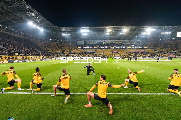 SG Dynamo Dresden Aufwärmen