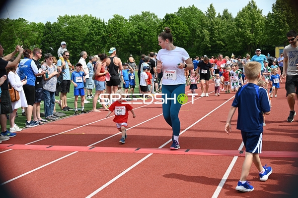 Gemeinsamer Lauf beim TVE Sommerlauf