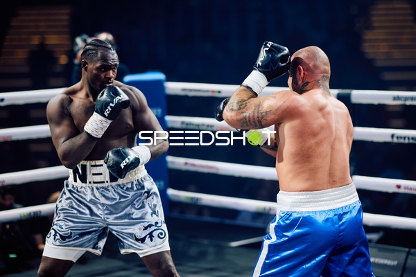 Boxer im Ring beim Ringside Zone Boxevent