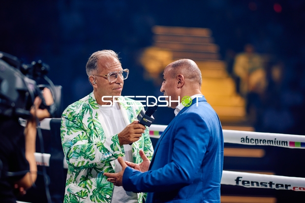 Moderator in der Ringside Zone