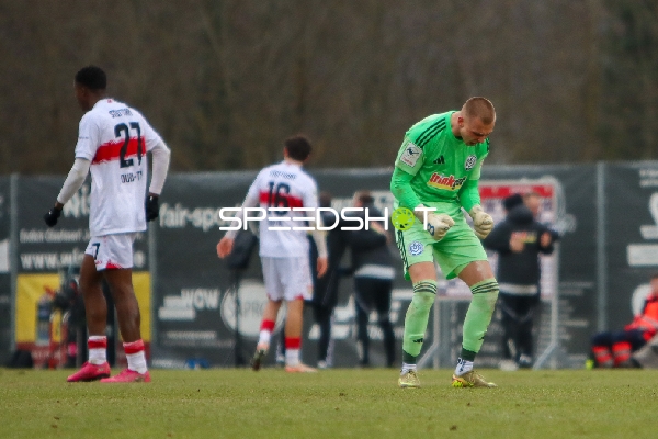 Torwart zeigt Emotion