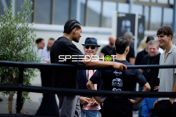 Ringside-Zone Face-Off in Heidelberg