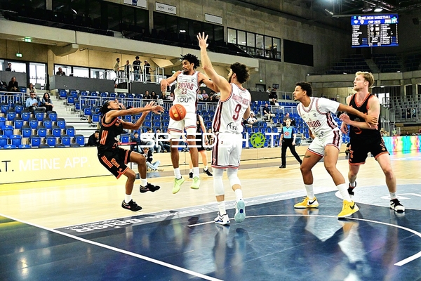 Zweikampf um den Ball