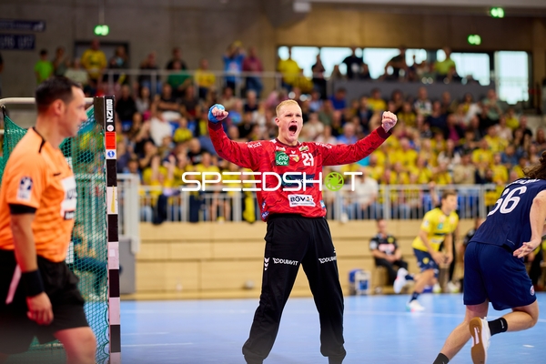 Torwart David Späth (29; Rhein Neckar Löwen) jubelt