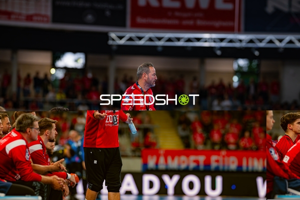 Iker Romero (Co-Trainer; SG BBM Bietigheim) an der Seitenlinie