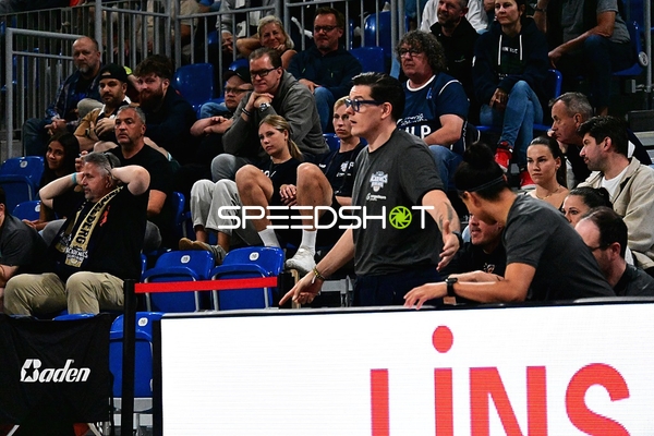 Coach Carlo Finetti (1st Assistant-Coach; MLP) an der Seitenlinie