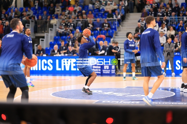 Osun Osunniyi (12; MLP Academics Heidelberg) auf dem Spielfeld