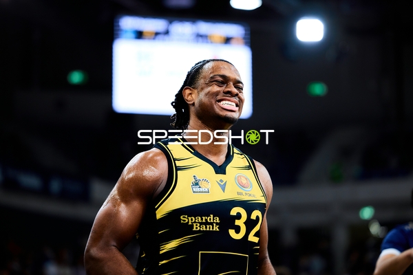 Keeshawn Kellman (32; MHP Riesen Ludwigsburg) jubelt