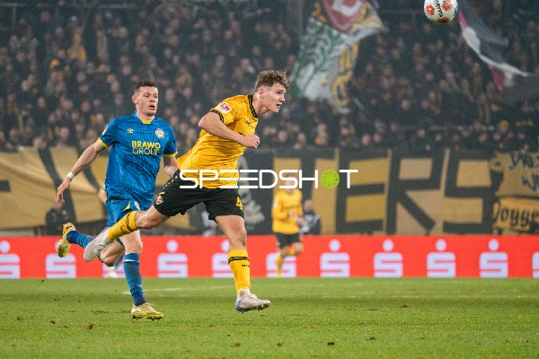 Zweikampf um den Ball