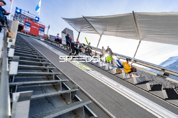 Two-Nights Tour Skispringen Damen Absprung