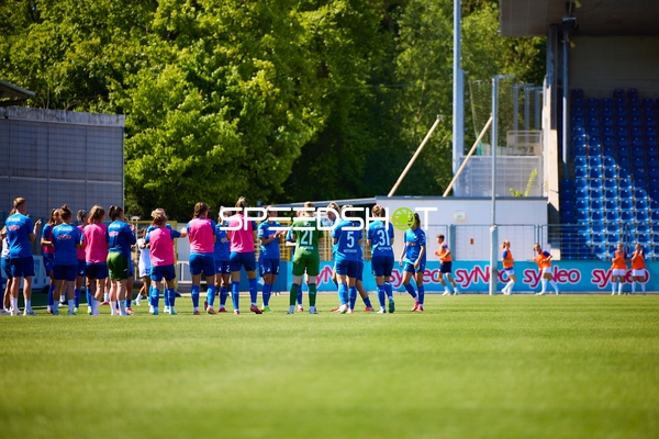 Aufwärmen Laura Dick (21;TSG Hoffenheim Frauen 1), Jamilla Rankin (5;TSG Hoffenheim Frauen 1), Jana Feldkamp (31;TSG Hoffenheim Frauen 1)