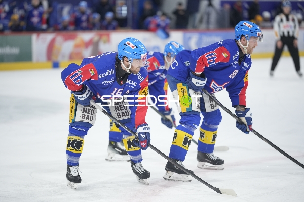 Bernd Wolf (16; EHC Kloten) und Dario Meyer (88; EHC Kloten) in Aktion