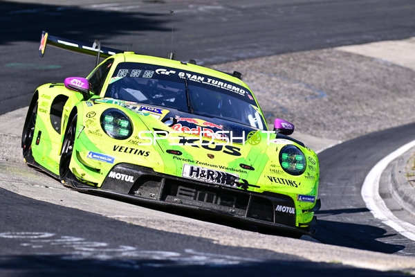 Rennfahrzeug auf der Rennstrecke