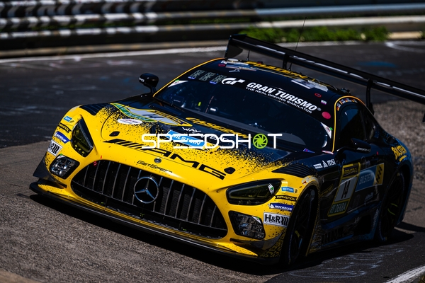 Rennfahrzeug auf der Rennstrecke