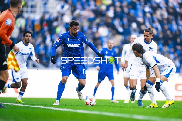 Ballkontrolle und Verteidigung