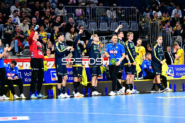 Szene mit Halil Jaganjac (45; Rhein Neckar Löwen) und Teamkollegen