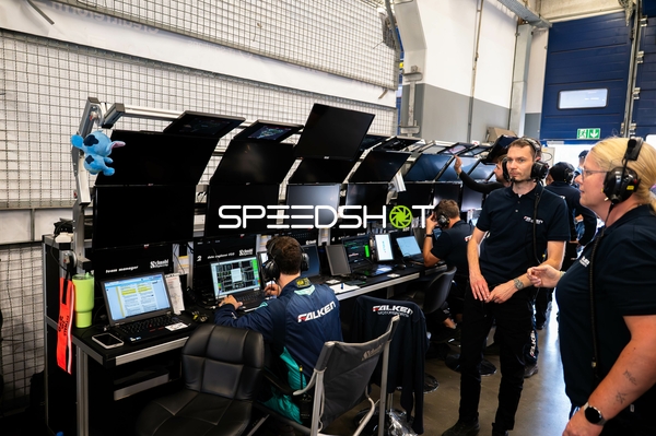 Boxenstrategie beim 24h Rennen 2025