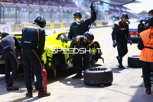 Boxenstopp beim 24h Rennen 2025 Nürburgring