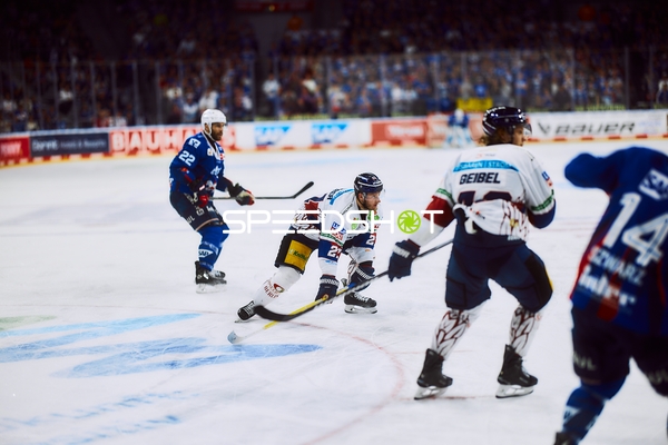 Dribbling im DEL-Halbfinale